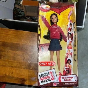 NEW HIGH SCHOOL MUSICAL 3 Disney Barbie